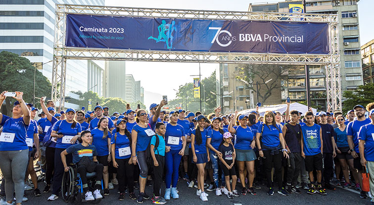 Cerca de 1.200 personas se dieron cita en la XII caminata BBVA Provincial