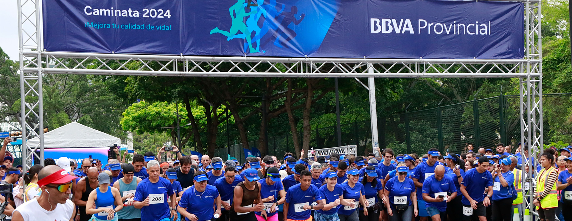 2.000 personas participaron en la 13° Carrera Caminata BBVA Provincial